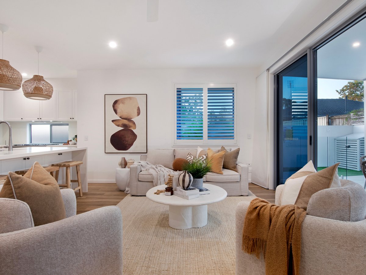 7 Esther Place, SURFERS PARADISE - Image 1