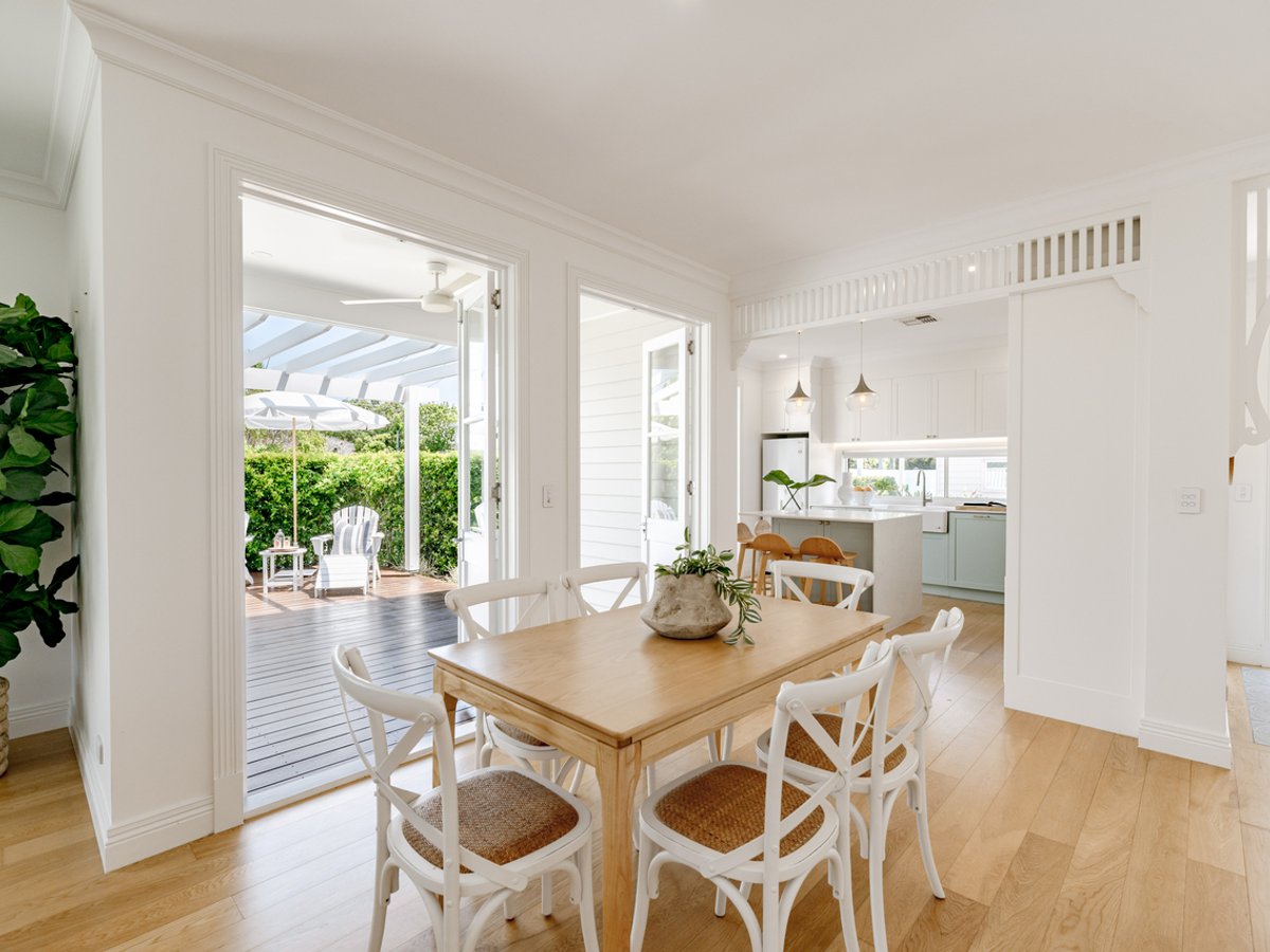 32 The Cockleshell, NOOSAVILLE - Image 1