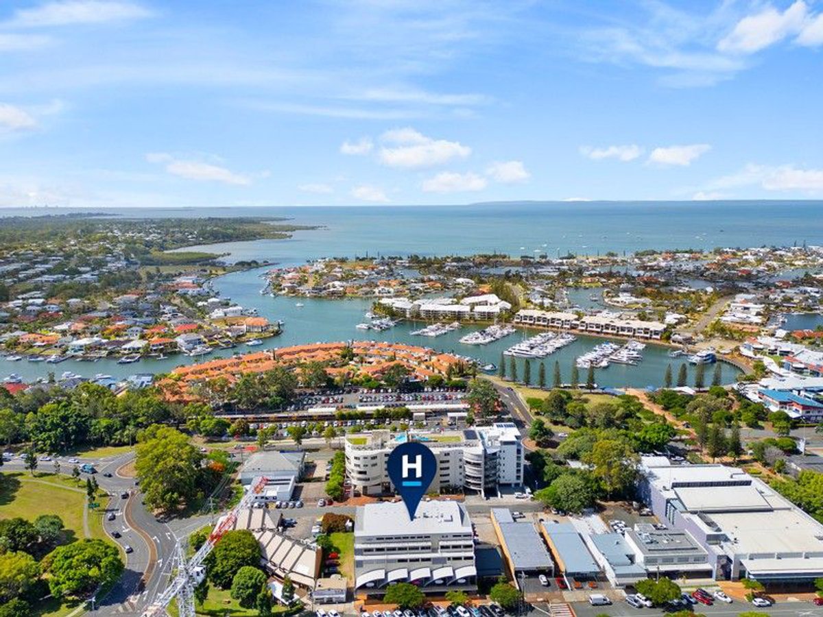 32 Middle Street, CLEVELAND - Image 1