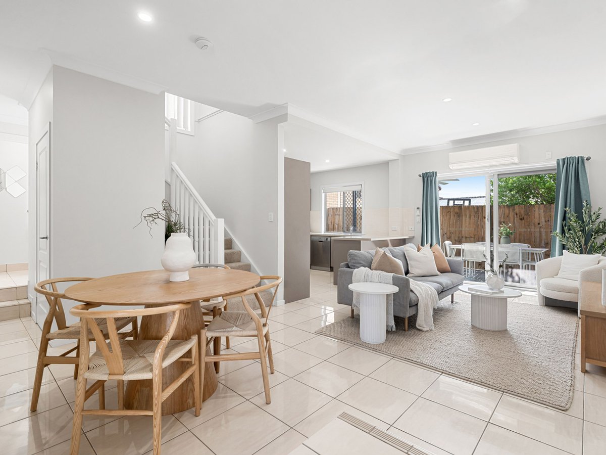 147 Jones Road, CARINA HEIGHTS - Image 1