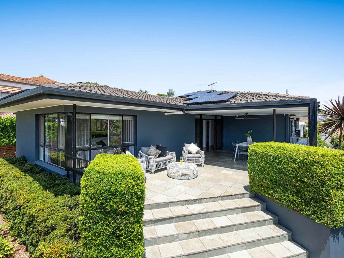 33 Rees Avenue, COORPAROO - Image 1