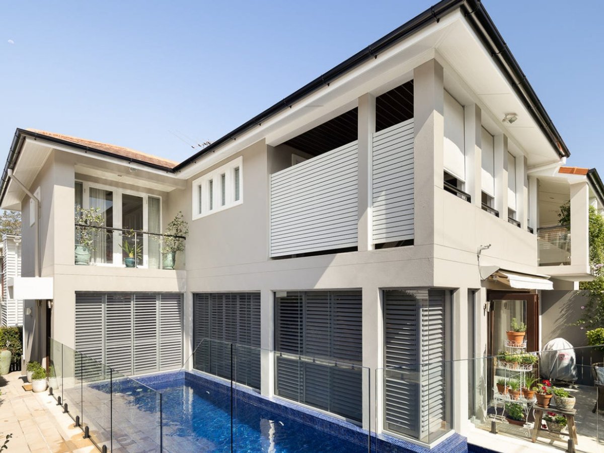 8 Beaufort Lane, CLAYFIELD - Image 1