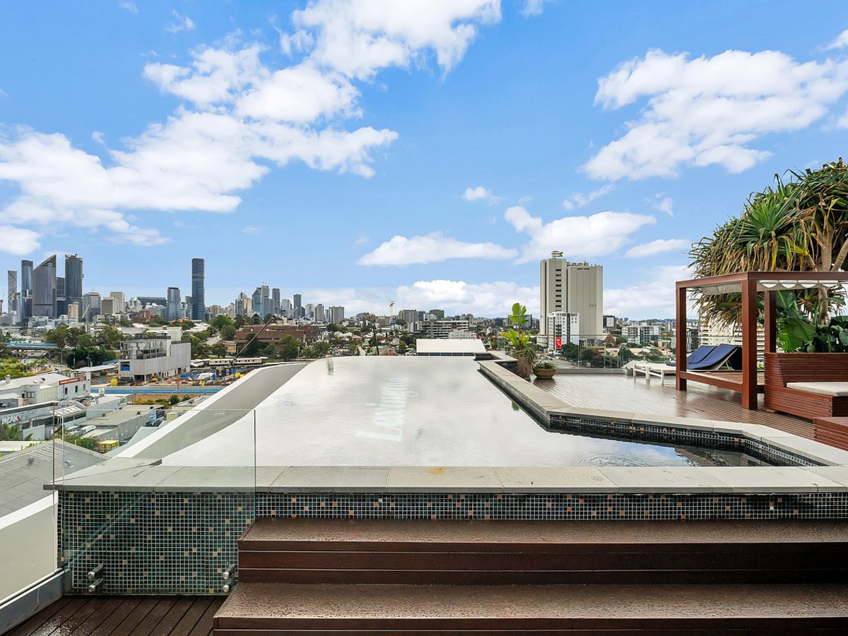 18 Hubert Street, Woolloongabba - Image 1