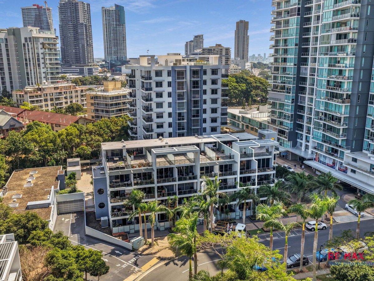 3 Como Crescent, Southport - Image 1