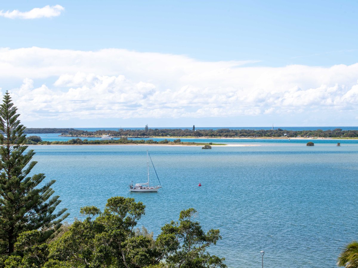 212 Marine Parade, Labrador - Image 1