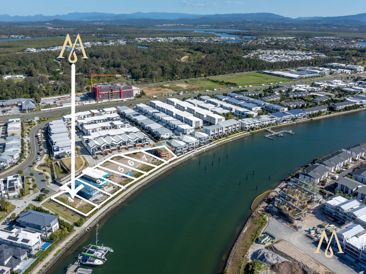 2 Lyra Avenue, HOPE ISLAND - Image 1