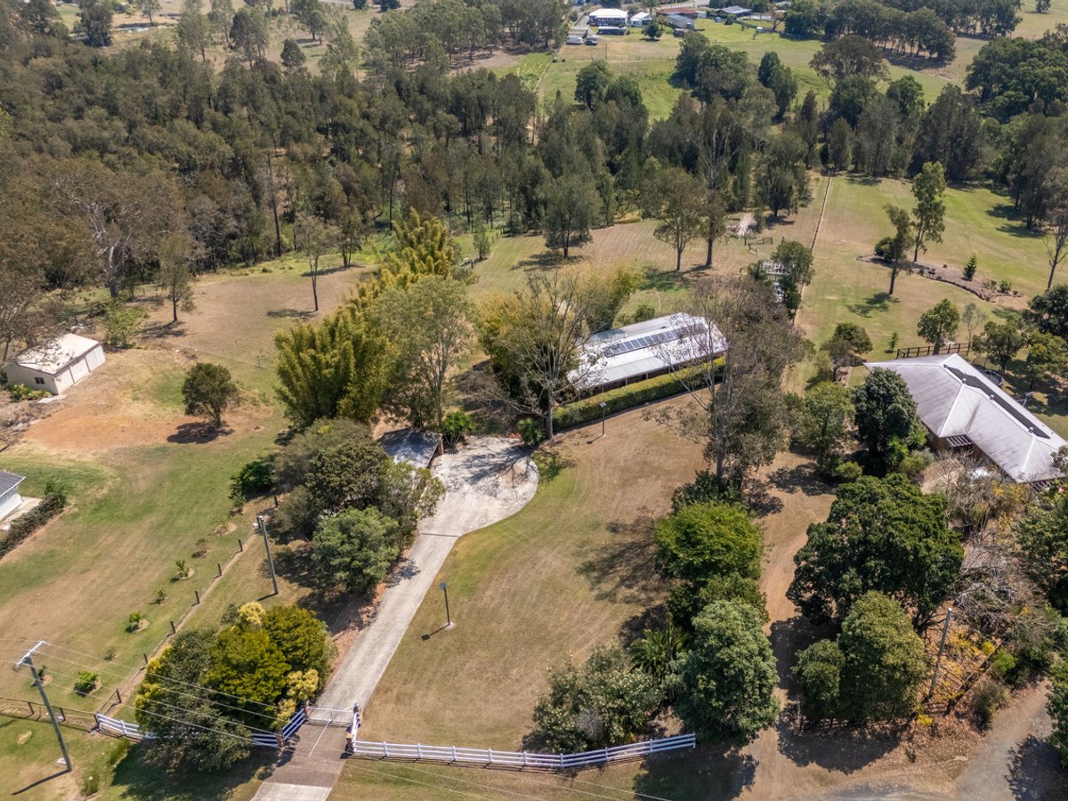 40-42 Oak Tree Court, Cedar Grove - Image 1