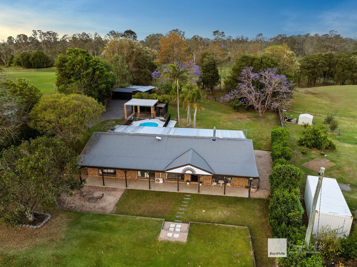 99 Couldery Court, Cedar Grove - Image 1