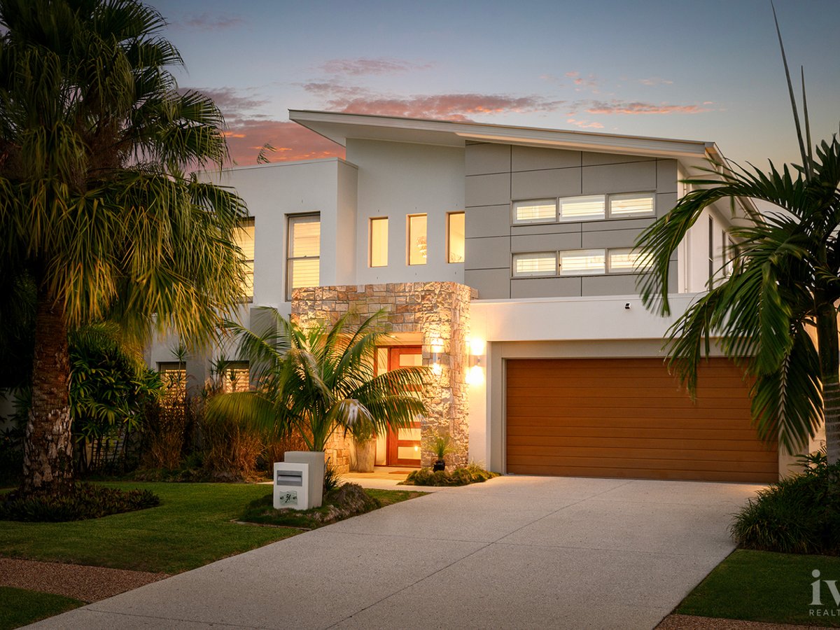 51 Serenity Boulevard, HELENSVALE - Image 1