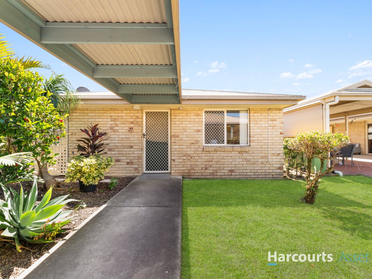 12-14 Yeates Crescent, MEADOWBROOK - Image 1