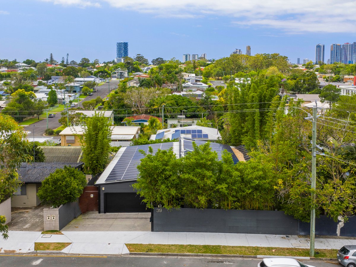 39 Kumbari Avenue, SOUTHPORT - Image 1