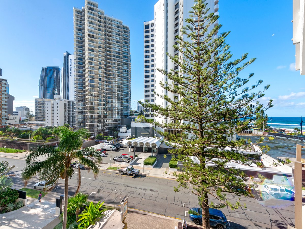 8 Trickett Street, Surfers Paradise - Image 1
