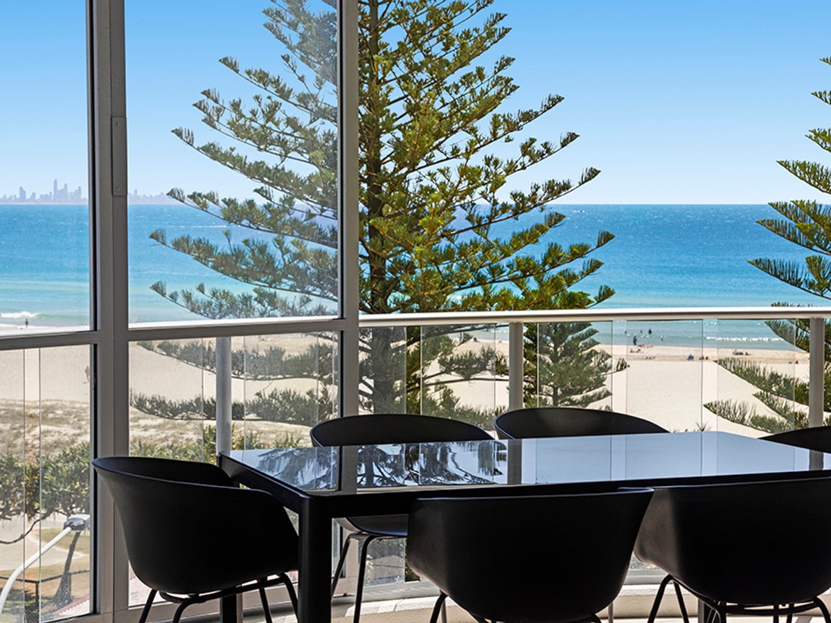 110 Marine Parade, COOLANGATTA - Image 1