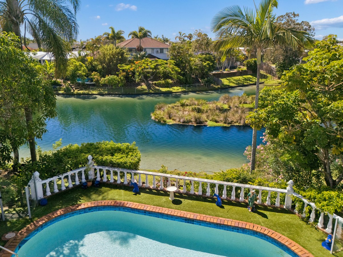 30 Peninsula Court, Mermaid Waters - Image 1