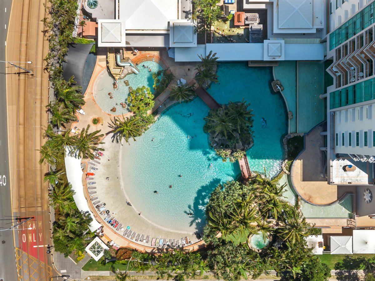 5 Palm Avenue, Surfers Paradise - Image 1