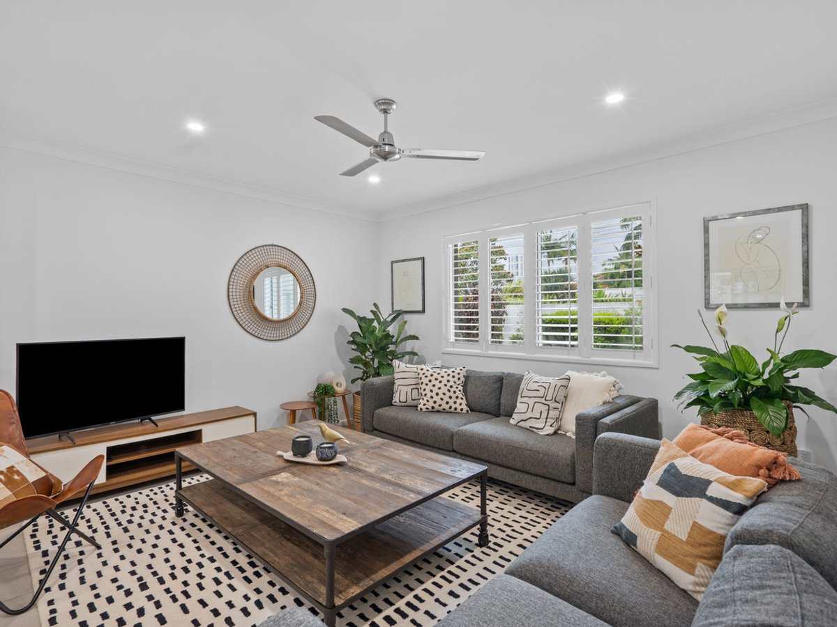 58 Savoy Drive, Broadbeach Waters - Image 1