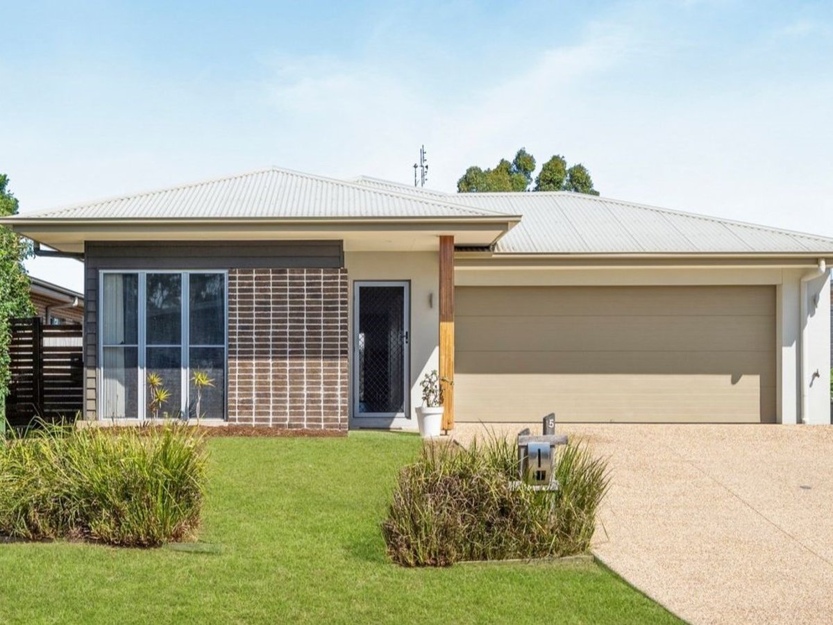 5 Hoop Pine Circuit, COOMERA - Image 1