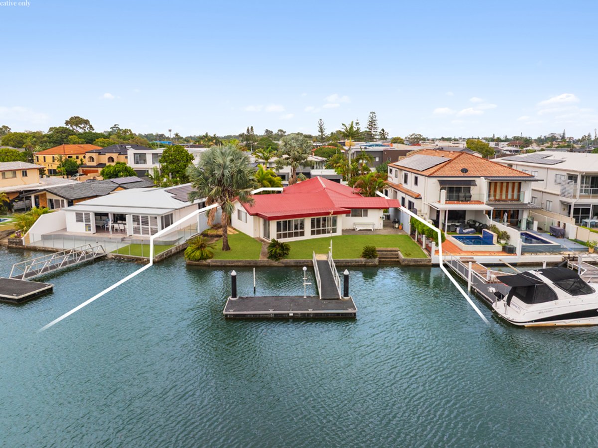 26 Vaggelas Crescent, Biggera Waters - Image 1
