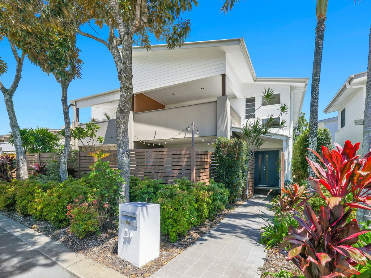 24 Lillie Street, Burleigh Waters - Image 1