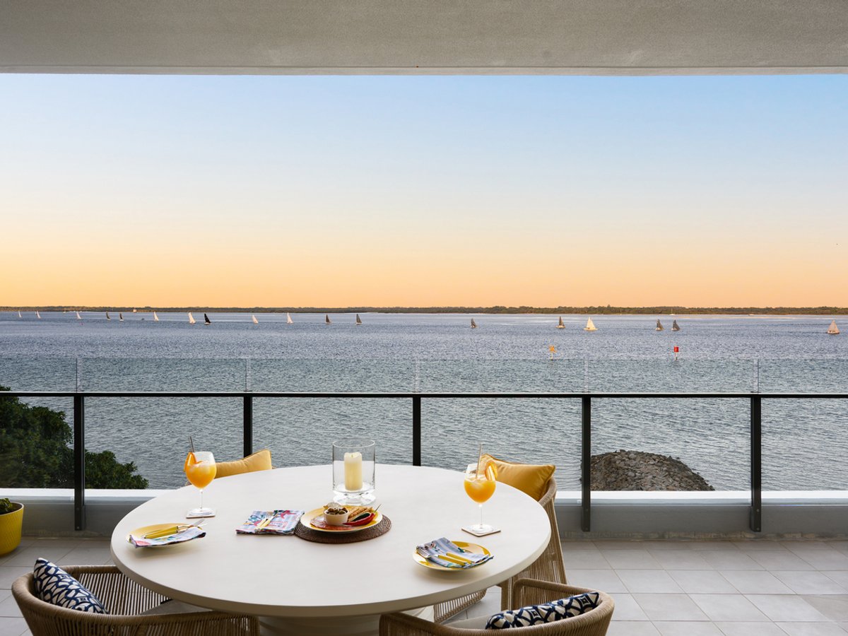 323 Bayview Street, HOLLYWELL - Image 1