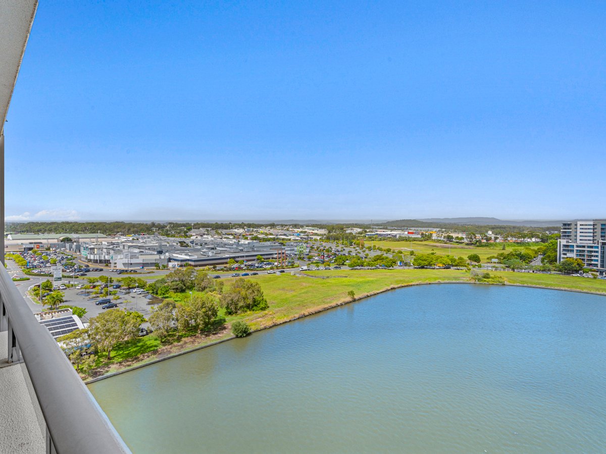 25-31 East Quay Drive, BIGGERA WATERS - Image 1