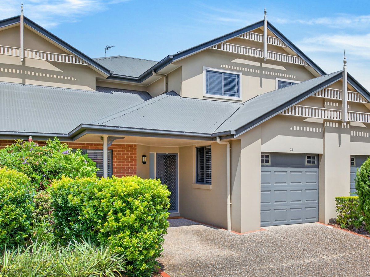 55 Paradise Springs Avenue, ROBINA - Image 1