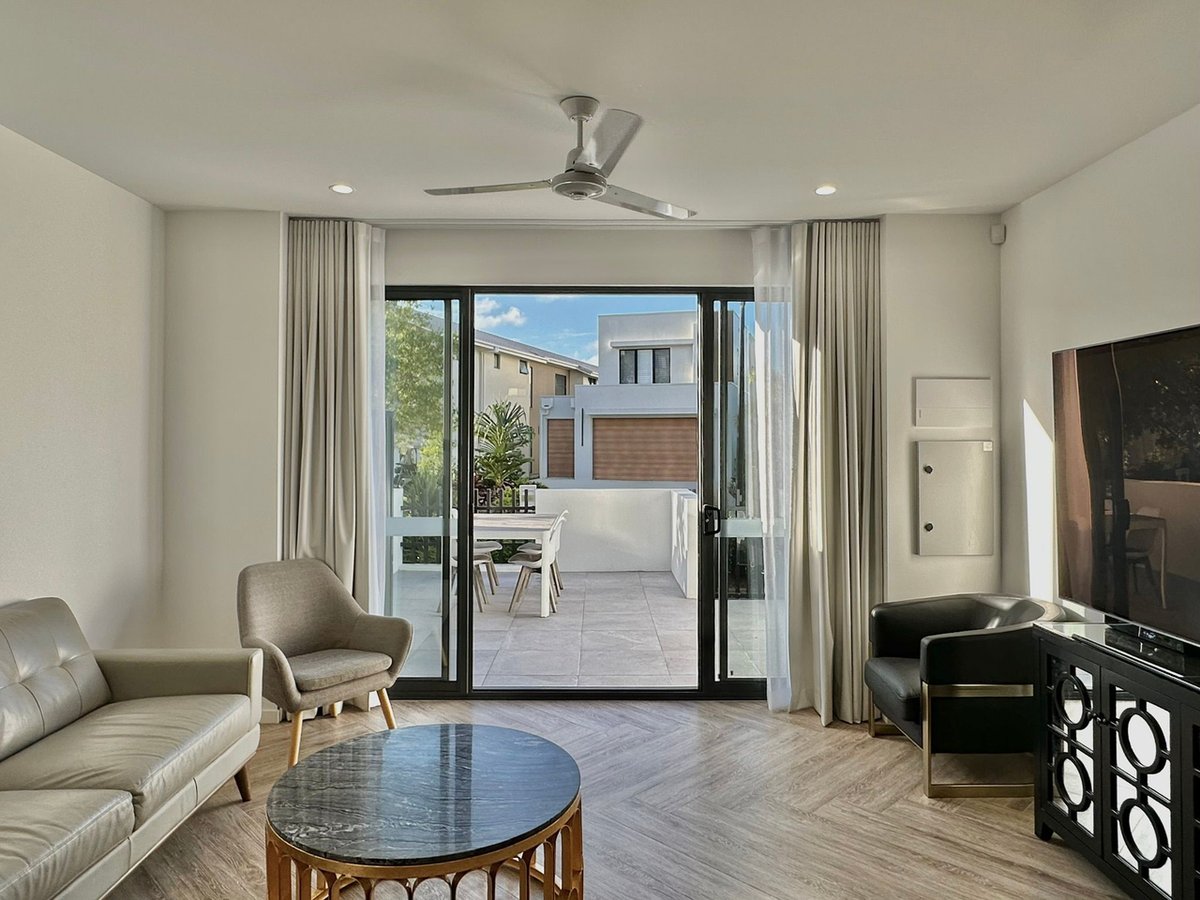 5608 Harbourview Drive, Hope Island - Image 1