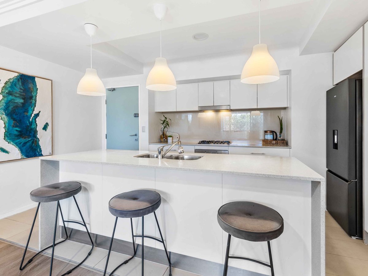 53 Darrambal Street, SURFERS PARADISE - Image 1