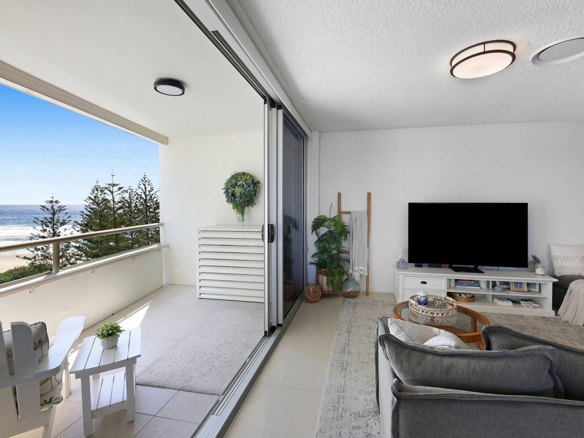 100 The Esplanade, Burleigh Heads - Image 1