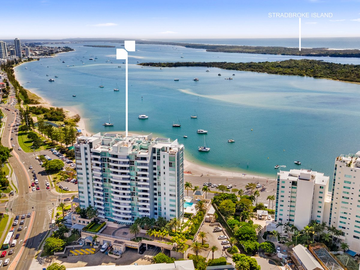 360 Marine Parade, LABRADOR - Image 1