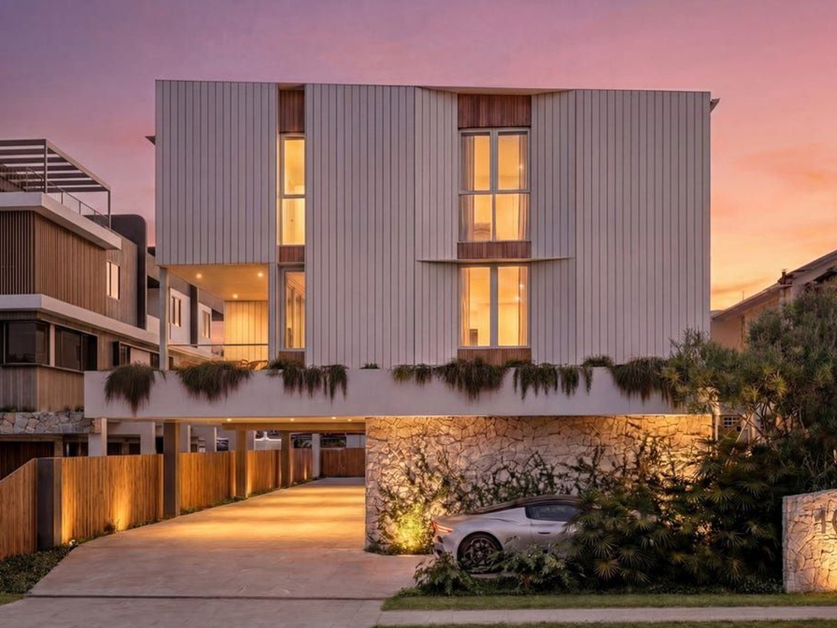 10 Abalone Avenue, Paradise Point - Image 1