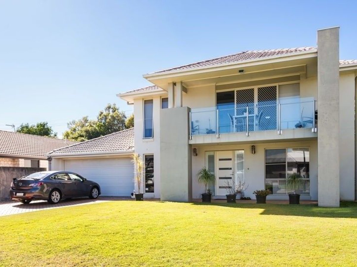33 East Quay Drive, BIGGERA WATERS - Image 1