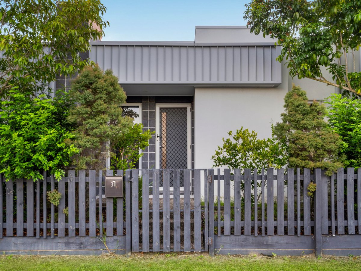 31 Basalt Drive, YARRABILBA - Image 1