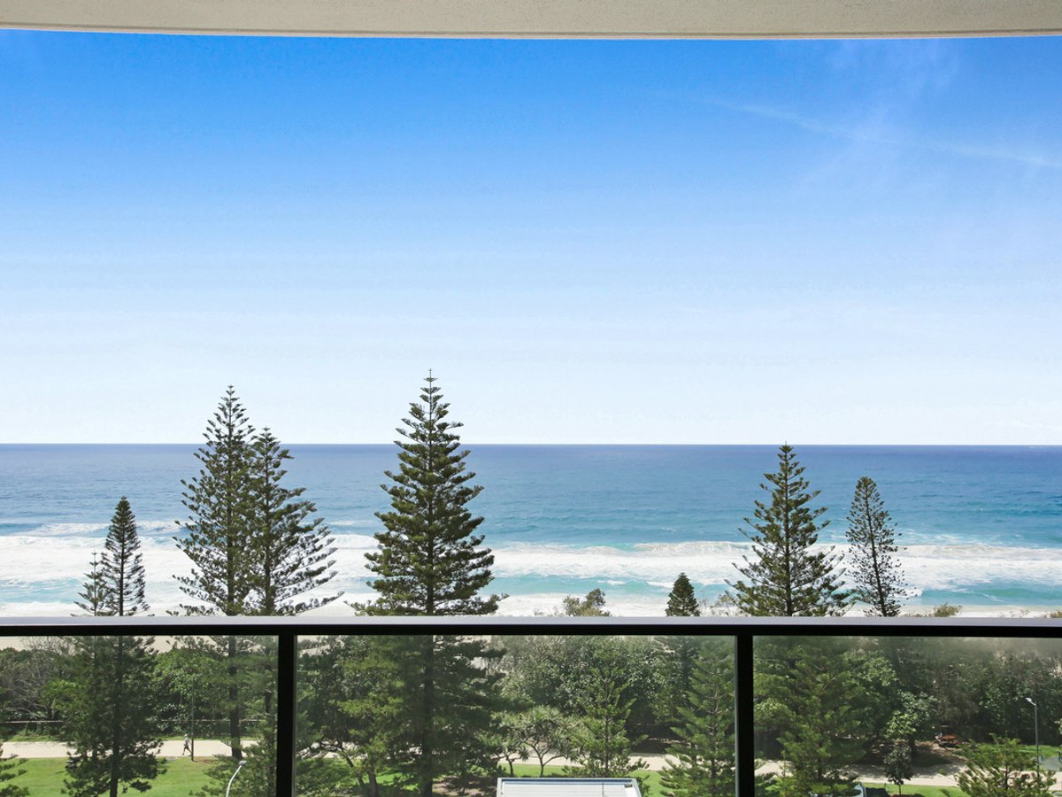 72 The Esplanade, Burleigh Heads - Image 1
