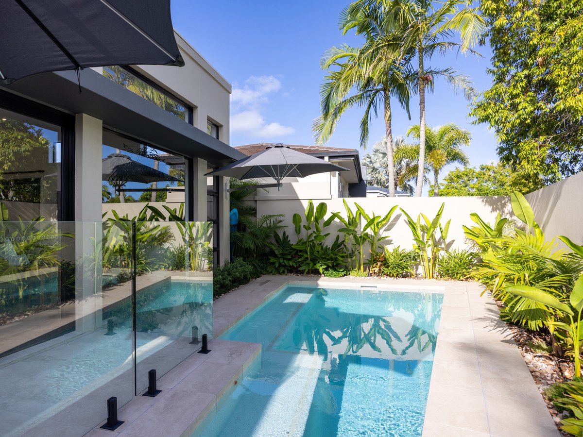 6130 Bolsena Circuit, Hope Island - Image 1