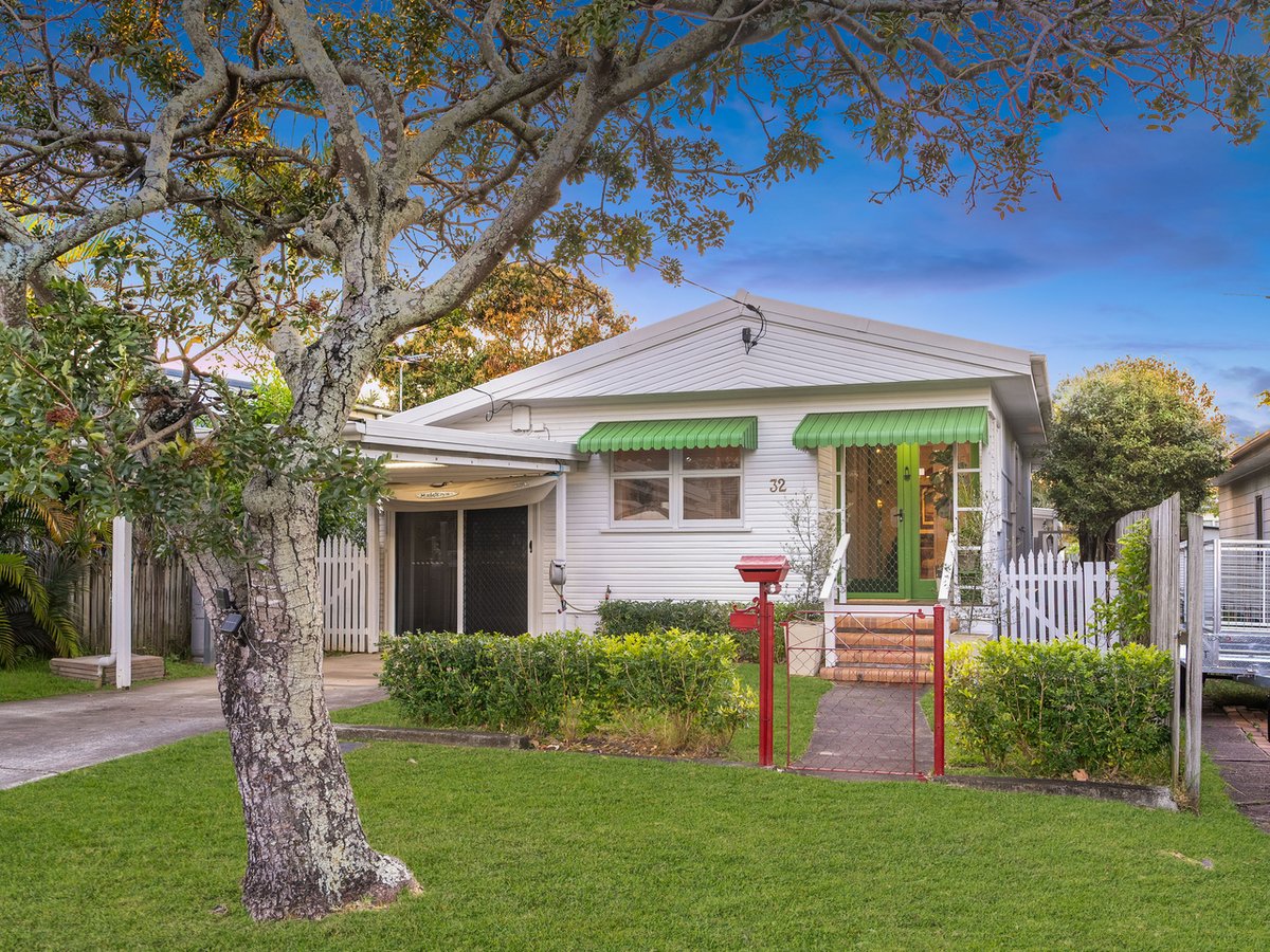 32 Donald Street, WOODY POINT - Image 1