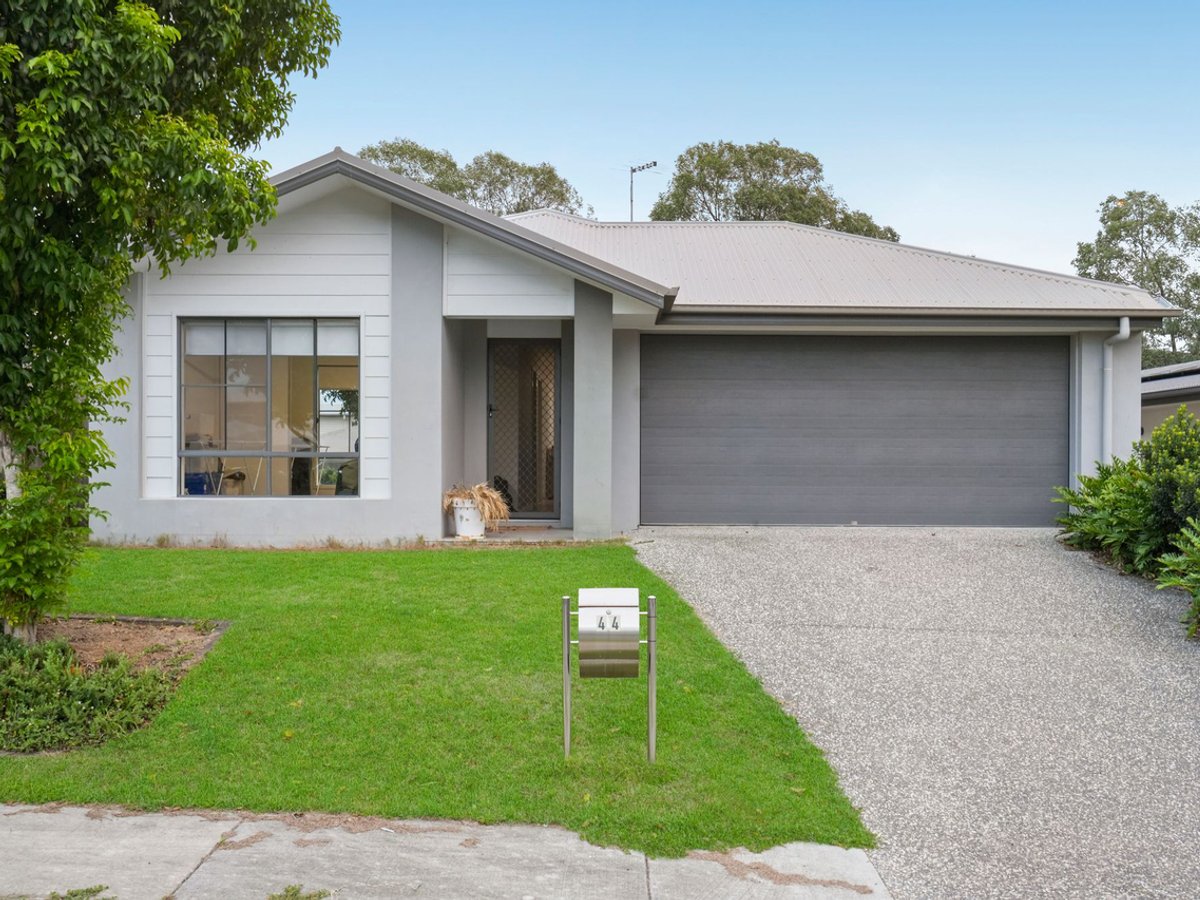 44 Haven Drive, HOLMVIEW - Image 1