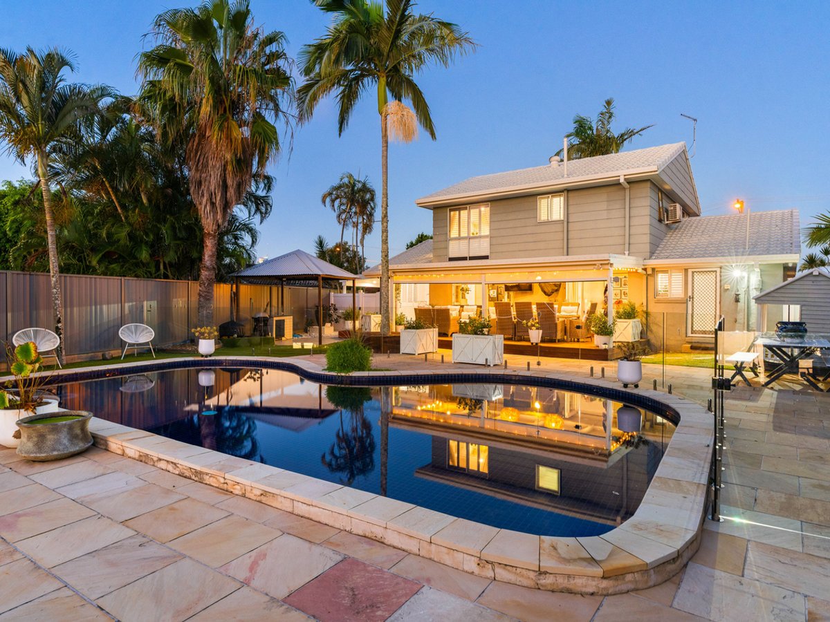 20 Bermuda St, BROADBEACH WATERS - Image 1